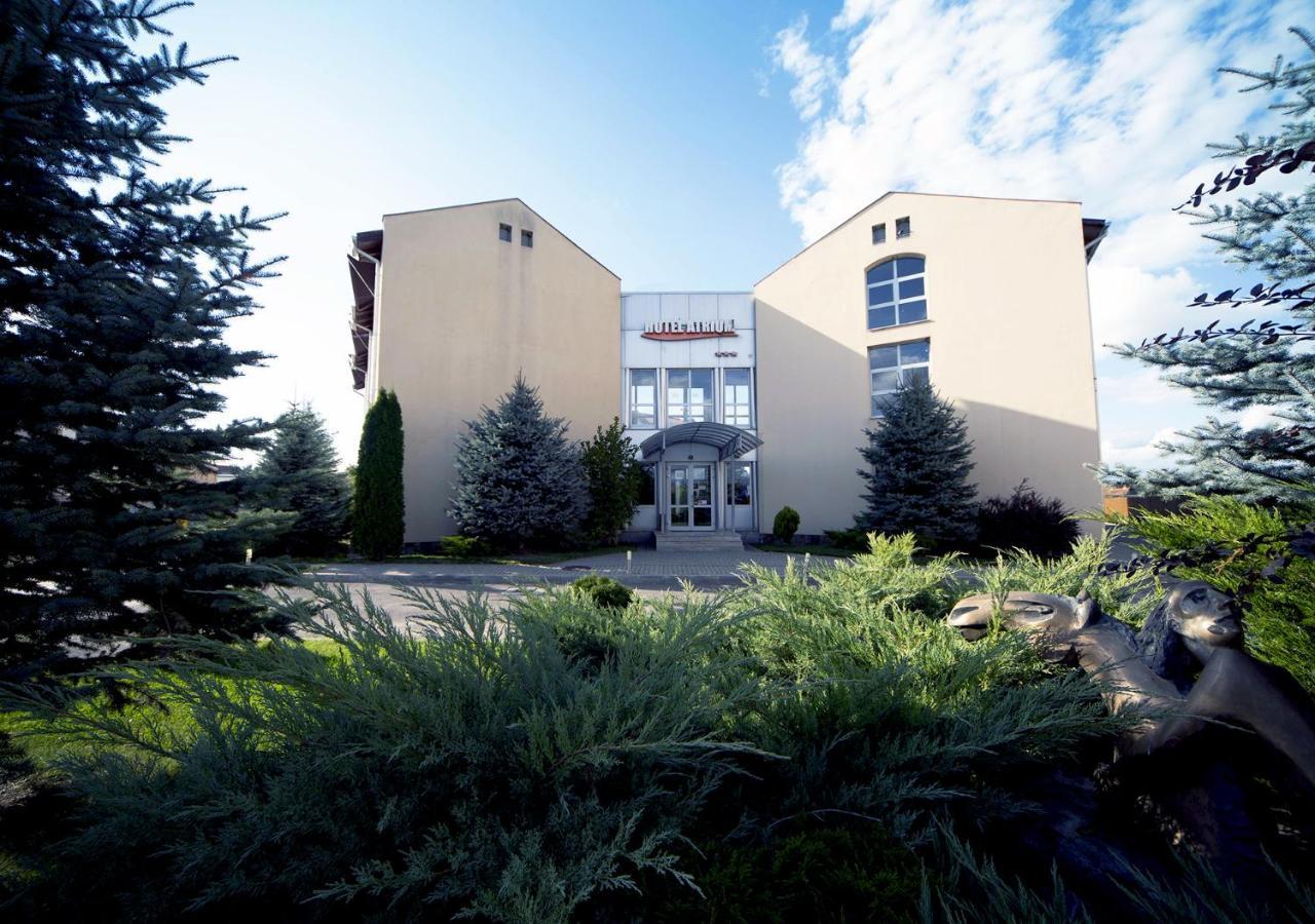 Hotel Atrium Tîrgu Secuiesc Exterior foto