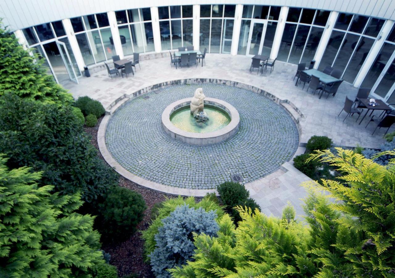 Hotel Atrium Tîrgu Secuiesc Exterior foto